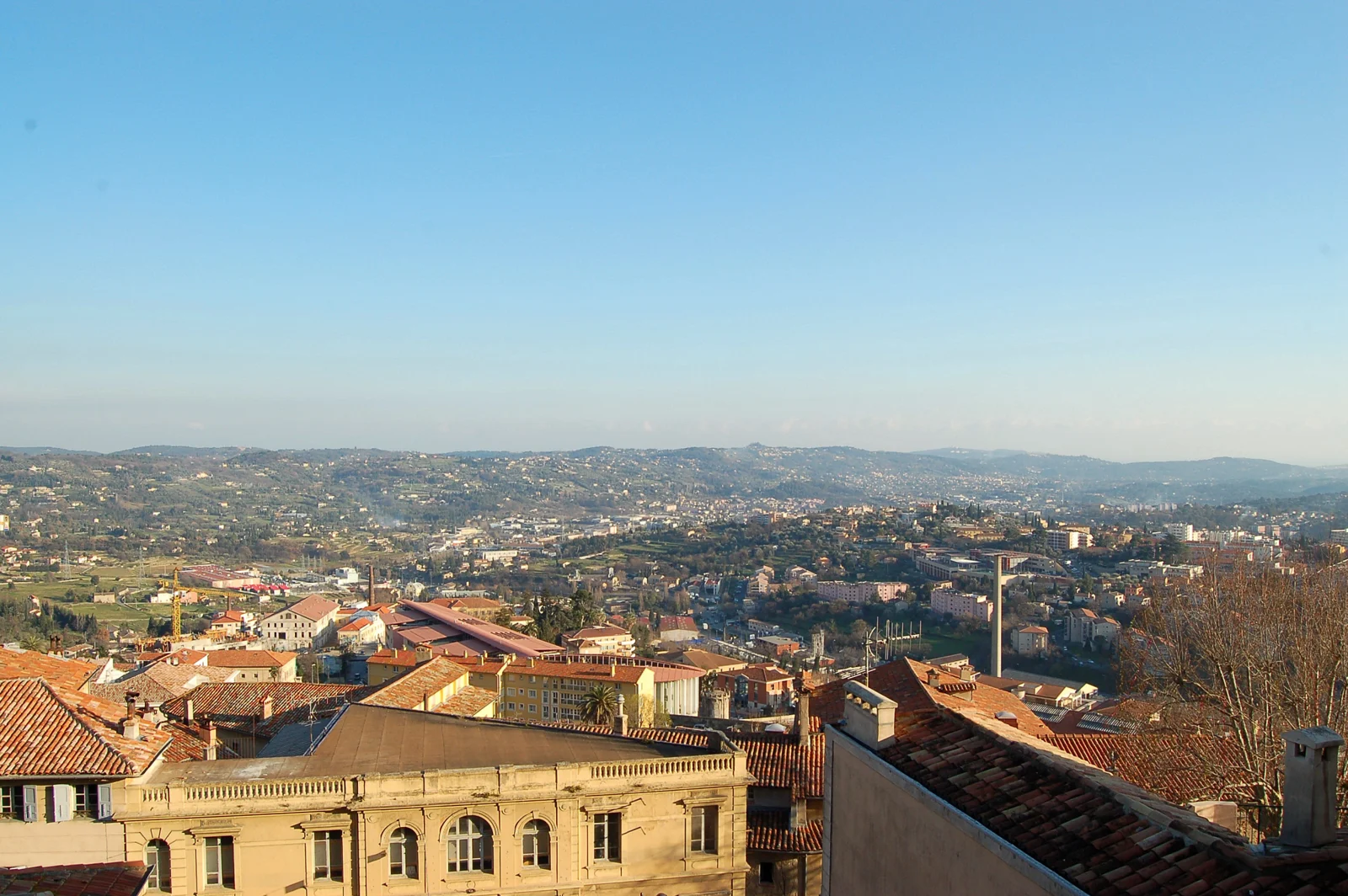 Panorama van Grasse en de Provençaalse daken