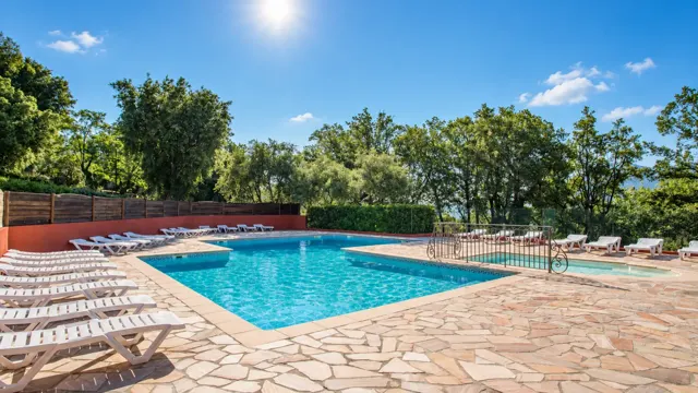 Der Pool des Campingplatzes.