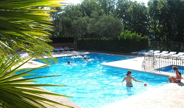 Pool und Planschbecken auf Camping Les Philippons