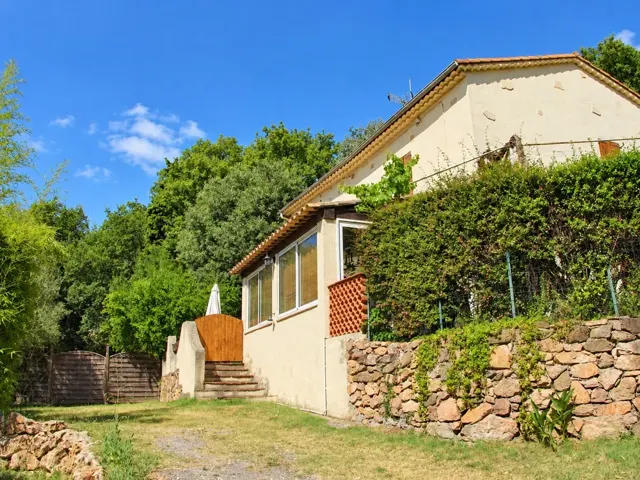 Villa Provençale mit privatem Garten und Whirlpool auf Camping Les Philippons