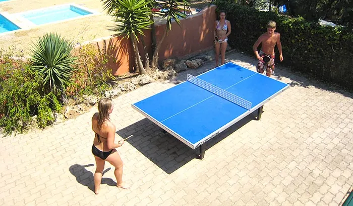 Tischtennisplatte auf Camping Les Philippons